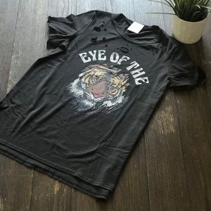 Eye of the tiger tee